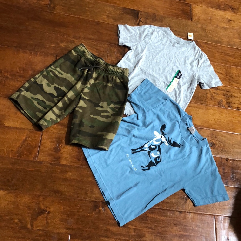 Boys Lot S M 8 10 camo elastic waist shorts and 2 tops nwt gray & blue moose
